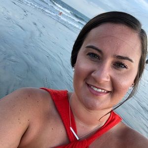 Meet your Posher, Abby